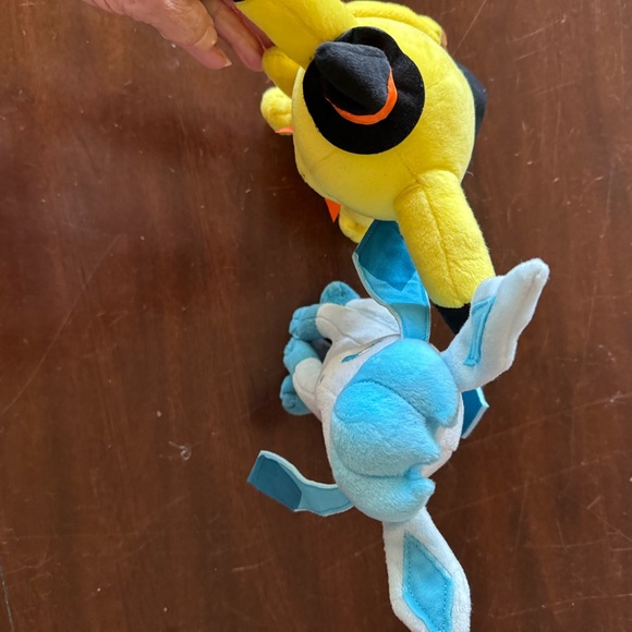 TOMY 10" Pokemon Glaceon Plush Eeveelution 2016 and Halloween Witch Pikachu - Picture 10 of 11